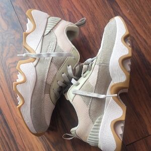 Sorel Women's Sneakers in Green and Tan Color.